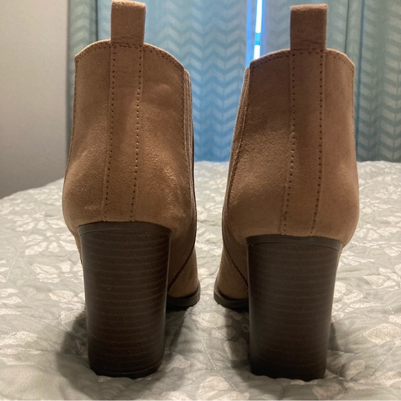 Qupid Slay Ankle Bootie - Picture 3 of 8